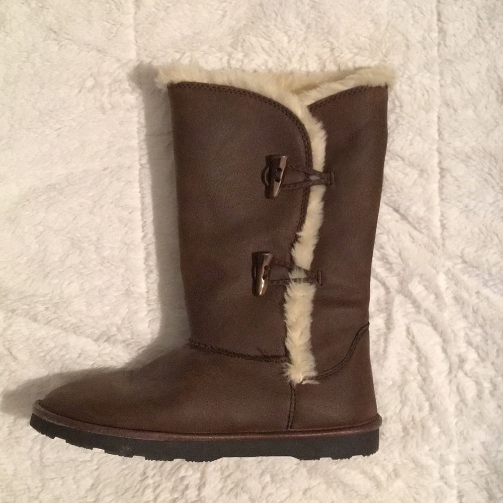 NWOT Women’s Fur Boots
